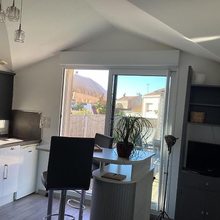 Chaleureux T2 30 M2 Et Sa Terrasse Bois 18 M2 Daire La Rochelle  Dış mekan fotoğraf